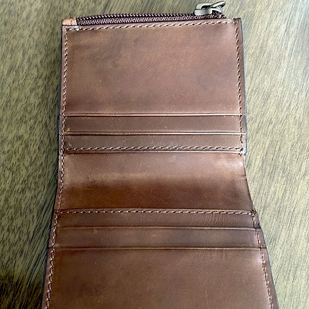 Brown leather Fossil wallet - Picture 2 of 4